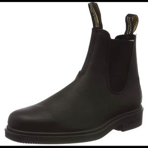 Blundstone Dress Series Chelsea Boot size 7